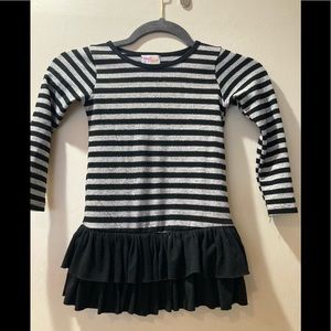 Great top with leggings, black